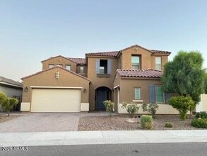 Building Photo - 8609 W Solano Dr