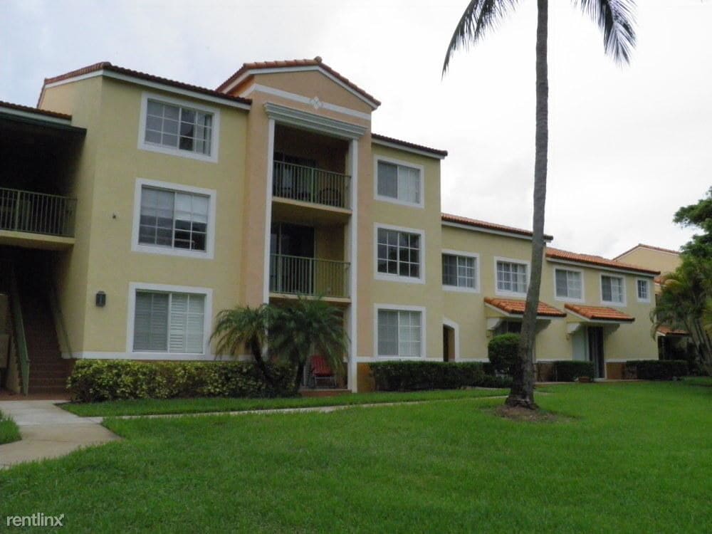 Primary Photo - 127 Yacht Club Way