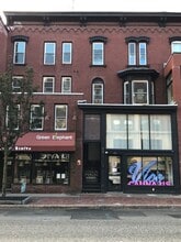 Building Photo - 610 Congress St