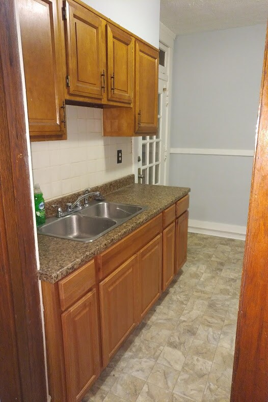 Foto del edificio - 1241 W 5th St