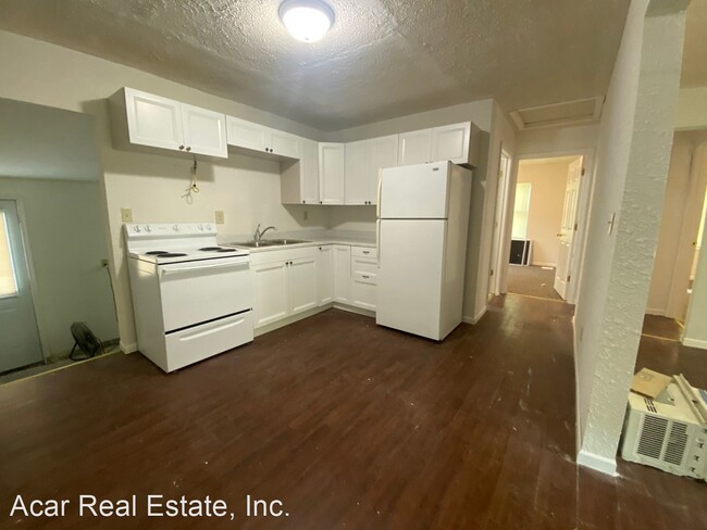 Building Photo - 2 br, 1 bath House - 308 Seymour St N