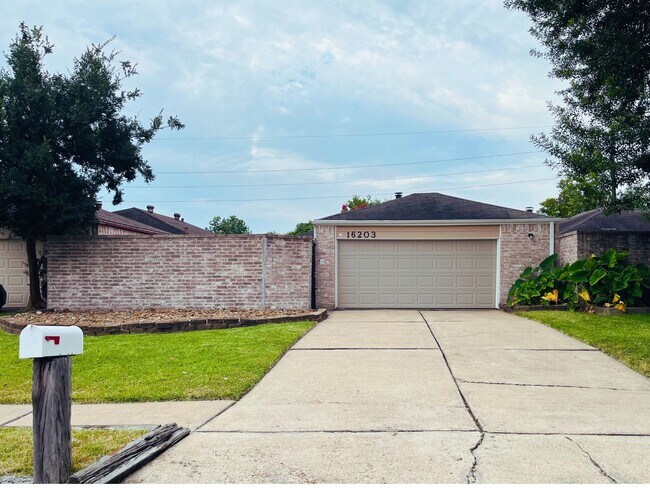 Foto del edificio - 16203 Ridgegreen Dr