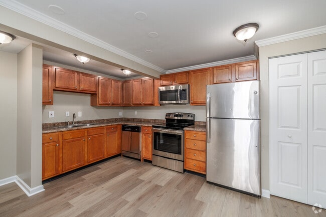 1 habitación, 1 baño - 750 pies cuadrados - Cocina - Clarendon Heights