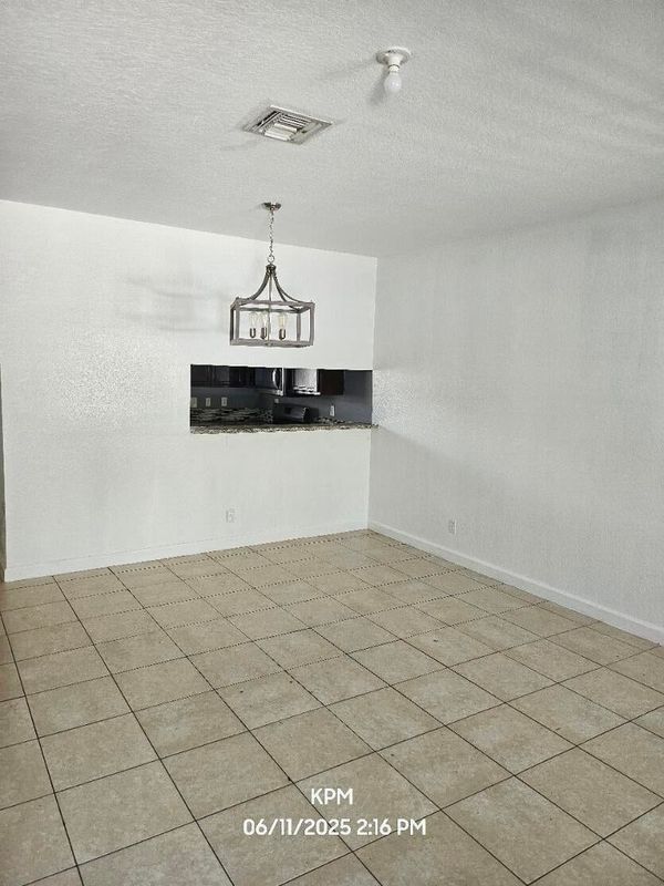 Foto del edificio - 1109 Colonial Palms Way