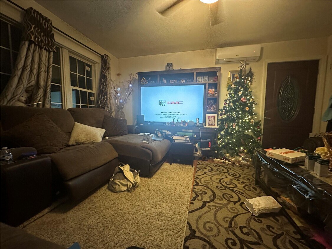 Foto principal - 542 E Meadow Ave