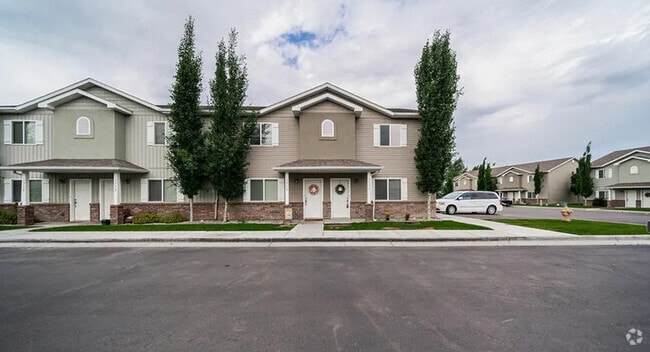 Building Photo - Meadowcreek Townhomes