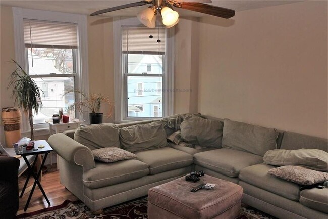 Building Photo - 54 Aldie St