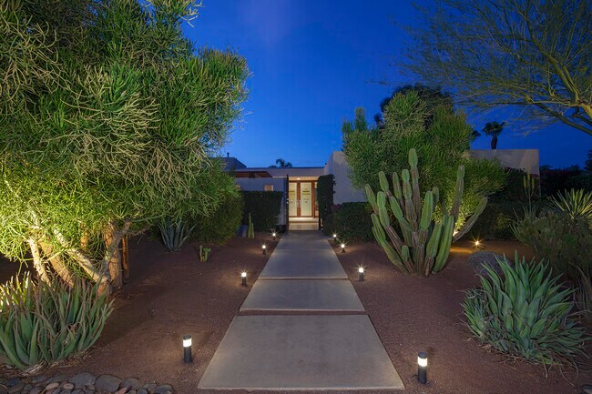 Foto del edificio - 76160 Zuni Rd