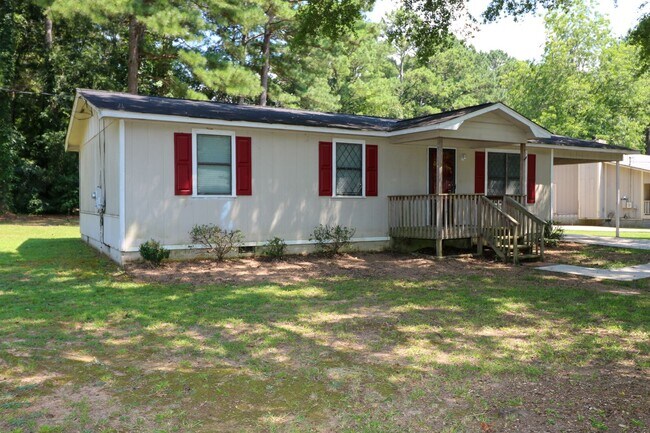 Building Photo - Cute Home Close to Town