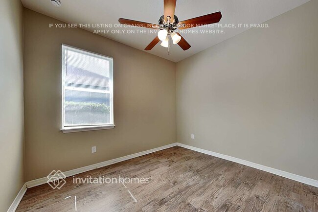 Foto del edificio - 15634 Starling Water Dr