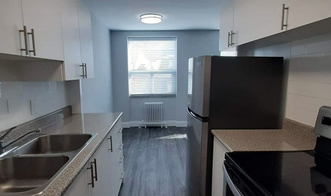 Building Photo - 5 Benlamond Avenue