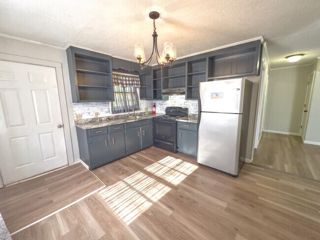 Building Photo - Lakeshore Duplex