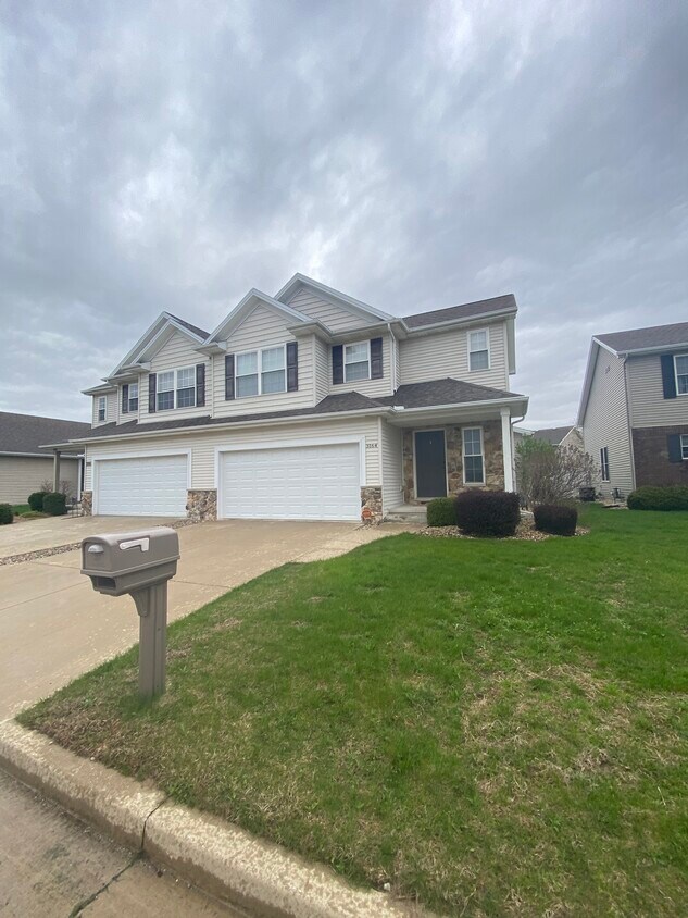 3164 Shepard Rd, Normal, IL 61761 House for Rent in Normal, IL