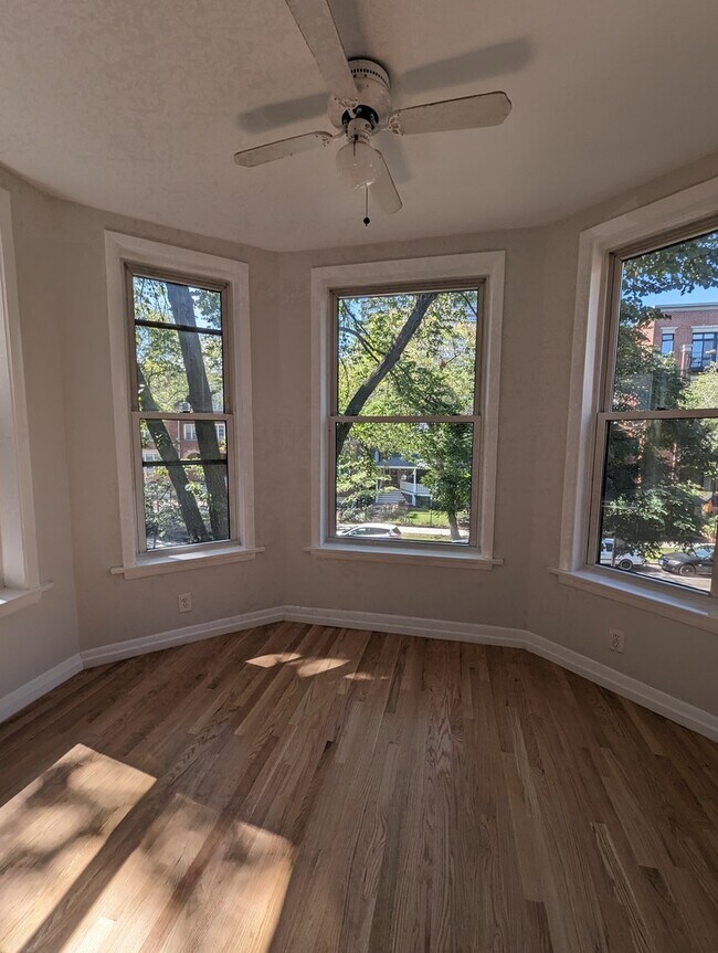 Building Photo - 5811 N Winthrop Ave