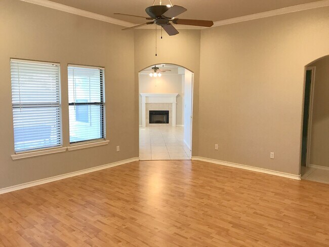 Foto del edificio - 15313 Guadalupe River Dr