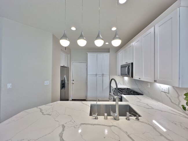 Building Photo - 11595 Compass Point Dr N
