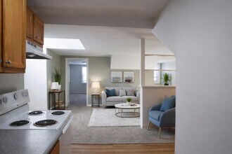 Building Photo - 180 N Main St