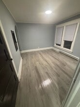 Building Photo - 516 W 3rd St