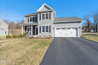 Building Photo - 2 Birch Ct