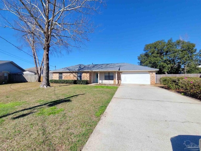 Building Photo - 1306 Pine Hill Cir