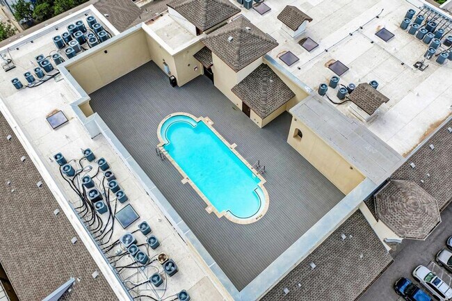 Foto del edificio - 2/2 Apartment Walking Distance from UT