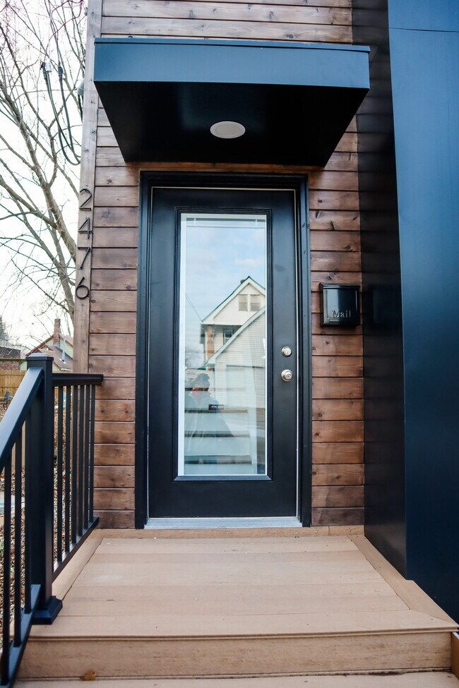 Building Photo - 2472 Thurman Ave