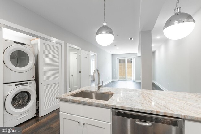 Foto del edificio - 45 W Haines St