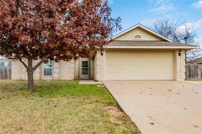 Building Photo - 208 Pearl Dr