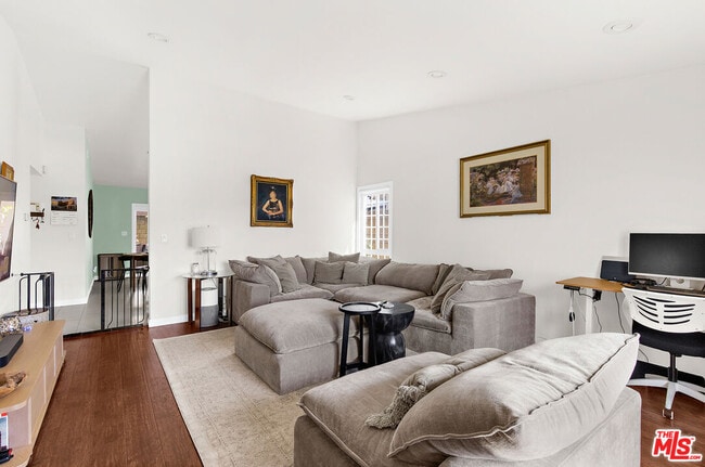 Building Photo - 13223 Arabella St