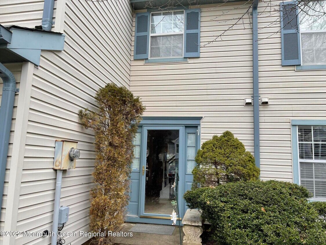 104 Rumford Way, Manalapan, NJ 07726 Condo for Rent in Manalapan, NJ