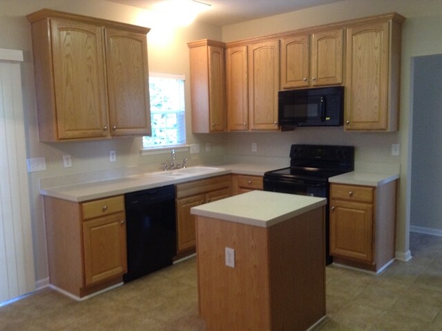 Building Photo - 13310 Flowing Brook Ct