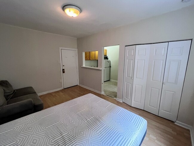 Foto del edificio - 837 W Sheridan Rd