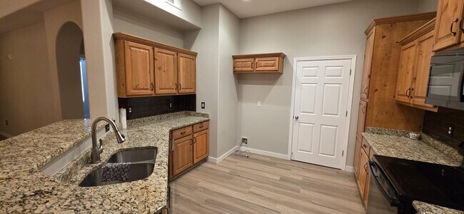 Foto del edificio - 14575 W Mountain View Blvd