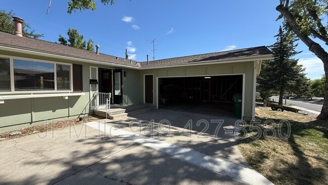 Building Photo - 2565 Van Buren Dr