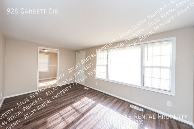 Foto del edificio - 928 Garrett Cir