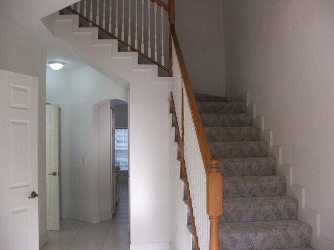 Building Photo - 7957 Evelyn Ct