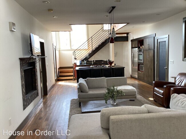 Building Photo - 2 br, 2 bath House - 208 Westover Drive