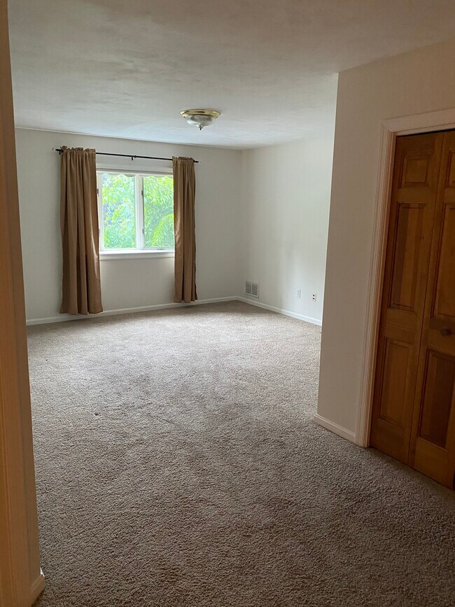 Foto del edificio - 5325 Wilkins Ave