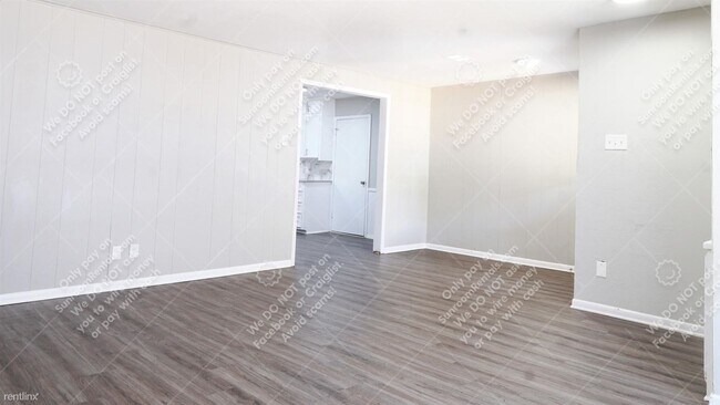 Foto del edificio - 3 br, 2 bath House - 2901 Creston Ave