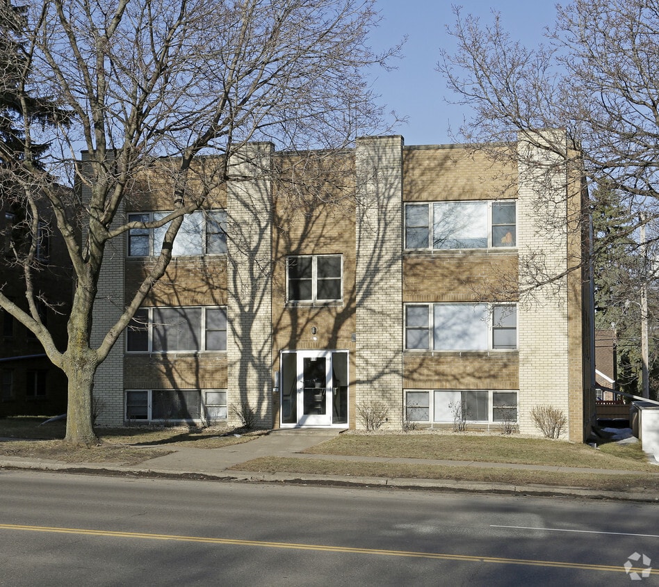 Primary Photo - 699 Snelling Ave S