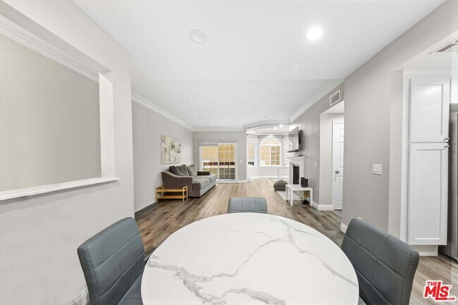 Foto del edificio - 4301 Fulton Ave