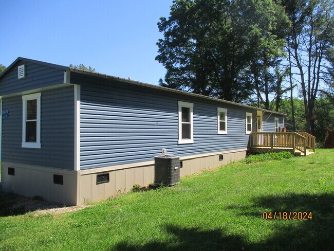 Foto del edificio - 24671 Ridgecrest Rd