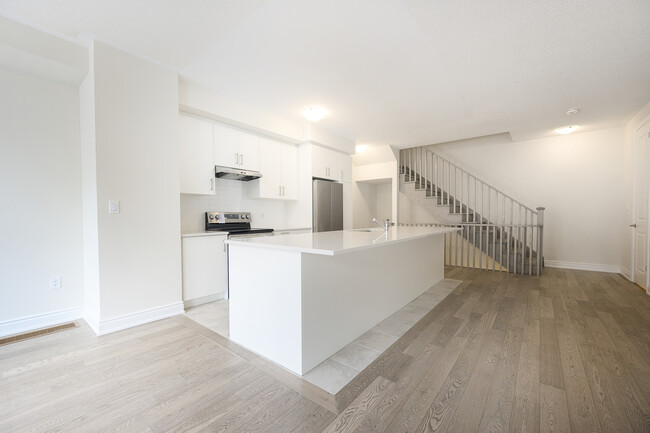 Photo du bâtiment - 1282 Dempster Ln