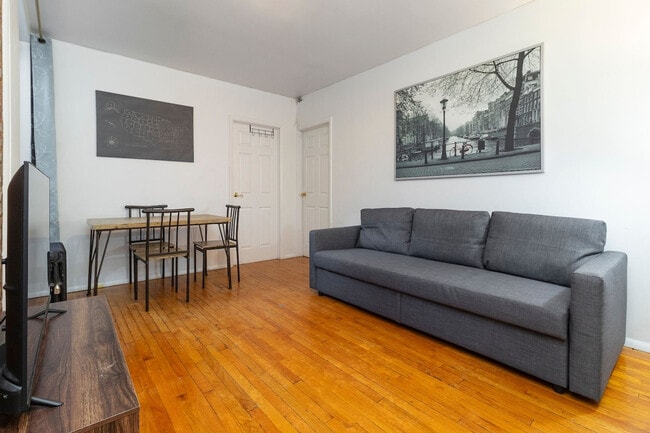 Building Photo - 1617 3rd Ave