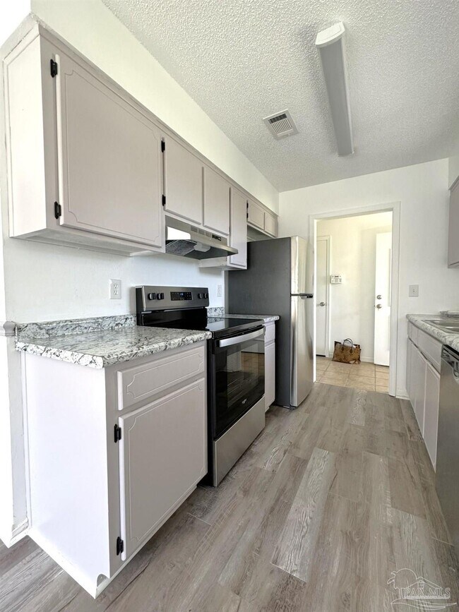 Foto del edificio - 2300 Windstone Dr