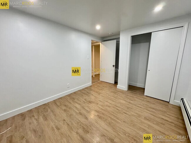 Building Photo - 145 Chiswick Rd