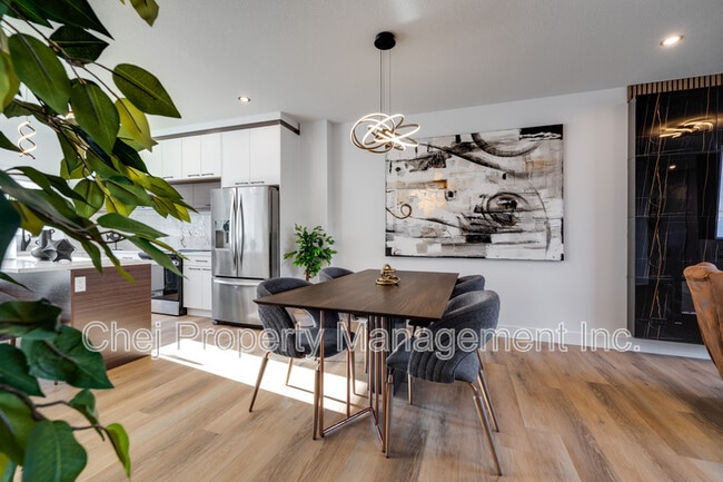 Building Photo - 9005-9092 92 Ave NW