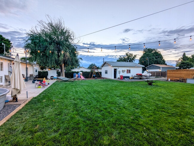 Foto del edificio - 1015 E Grand Ave