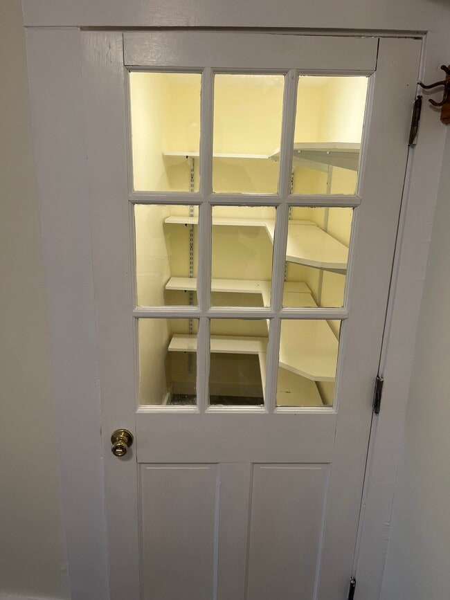 Pantry - Updated - 697-1 Islington St