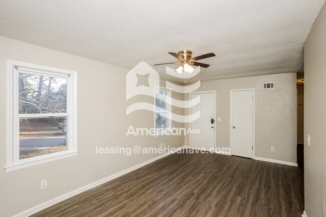 Foto del edificio - 4815 Barony Dr